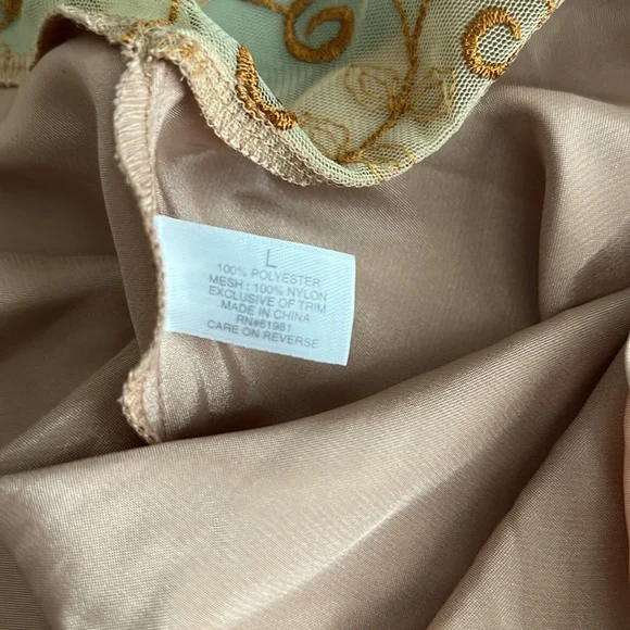 Large Gold color Lace back Nighty - Picture 3 of 4